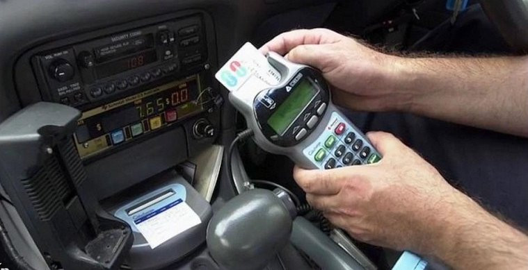 Ngồi taxi 5 phút, hành khách bị 'chặt chém' gần 15 triệu đồng