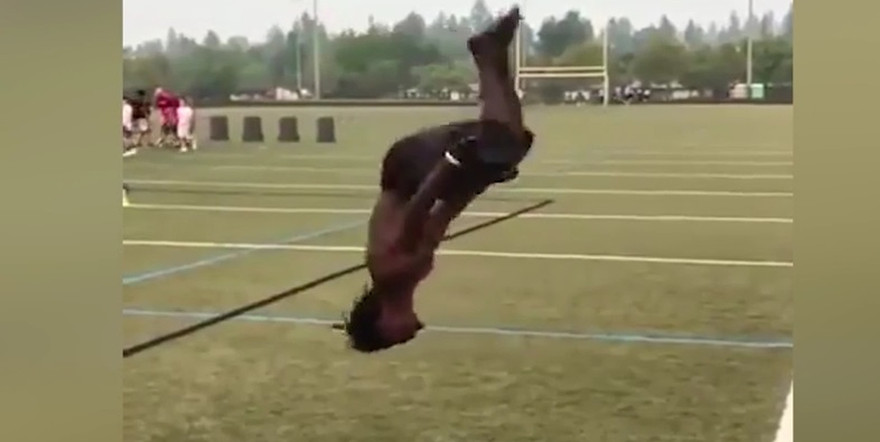 Video: Cú nhào lộn siêu đẳng và màn tiếp đất 'có một không hai'