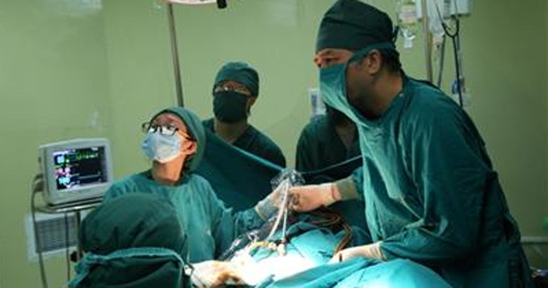 Video: Sản phụ phải cắt bỏ tử cung vì sinh con tại nhà