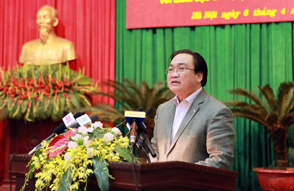 Bí thư Thành Ủy Hà Nội Hoàng Trung Hải chỉ đạo tại hội nghị giao ban