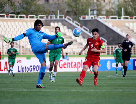 Đội tuyển Việt Nam hầu như không tạo được cơ hội nào có thể chuyển thành bàn thắng, trong trận đấu với Iraq tối 29/3 (ảnh: Nhật Đoàn)