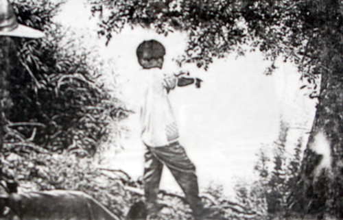 Hổ chỉ lại hiện trường vụ án. Ảnh: Tư liệu công an