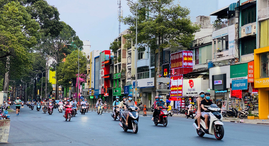 TPHCM tiếp tục yêu cầu người dân ở nhà, hạn chế ra đường