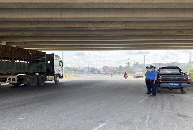 COVID-19: TPHCM công bố danh sách 62 chốt, trạm kiểm tra chống dịch 