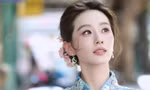 Lưu Thi Thi đỏ bừng mặt vì nắng nóng, fan Trung lại tưởng phấn má quá xịn