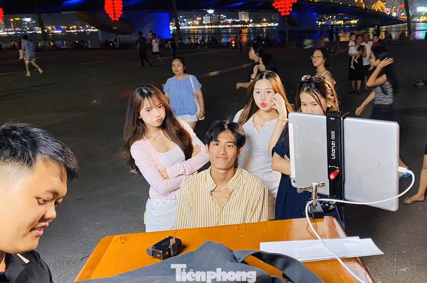 tp-chup-anh-photobooth-dn-10.jpg
