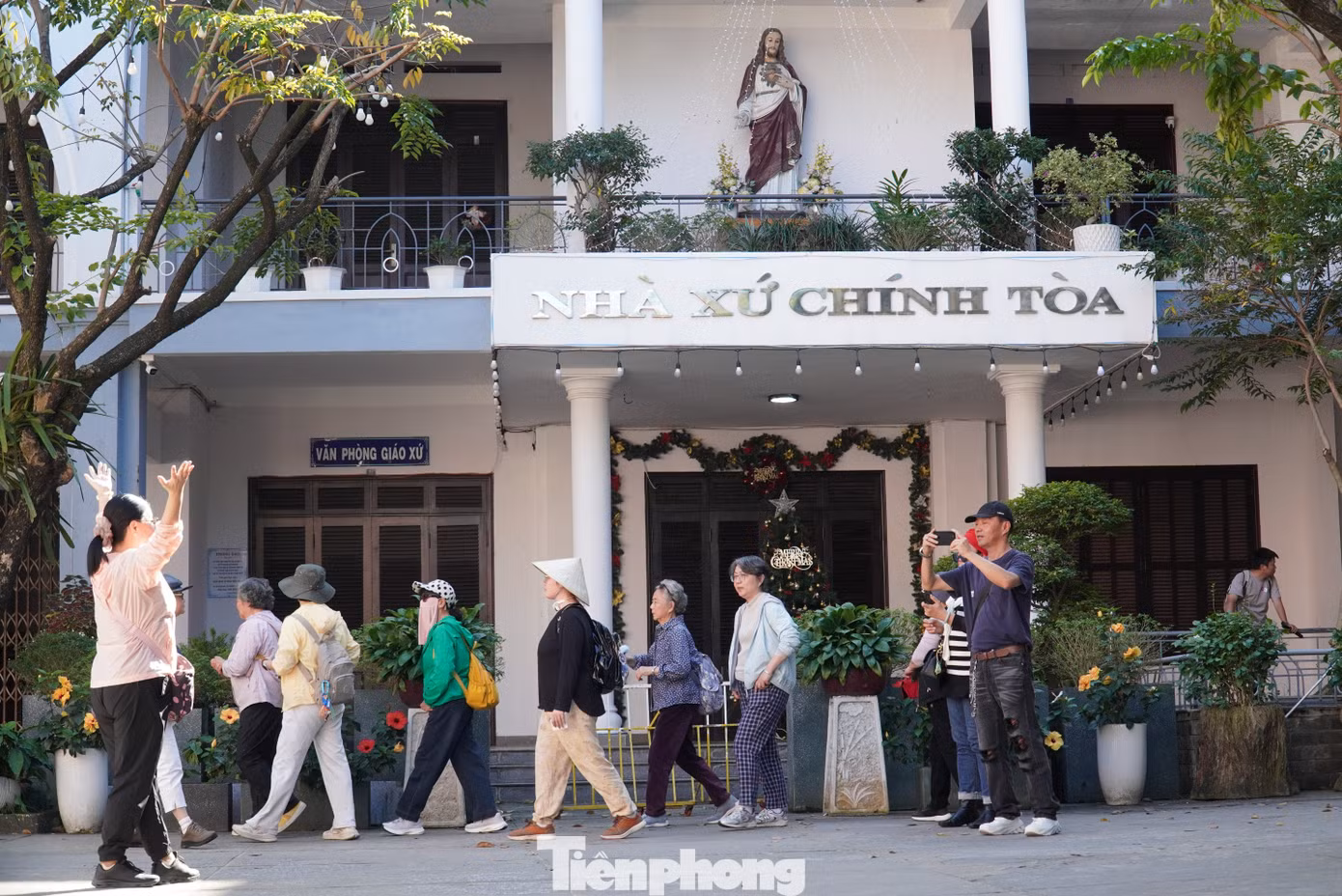 tp-nha-tho-chinh-toa-da-nang-14.jpg