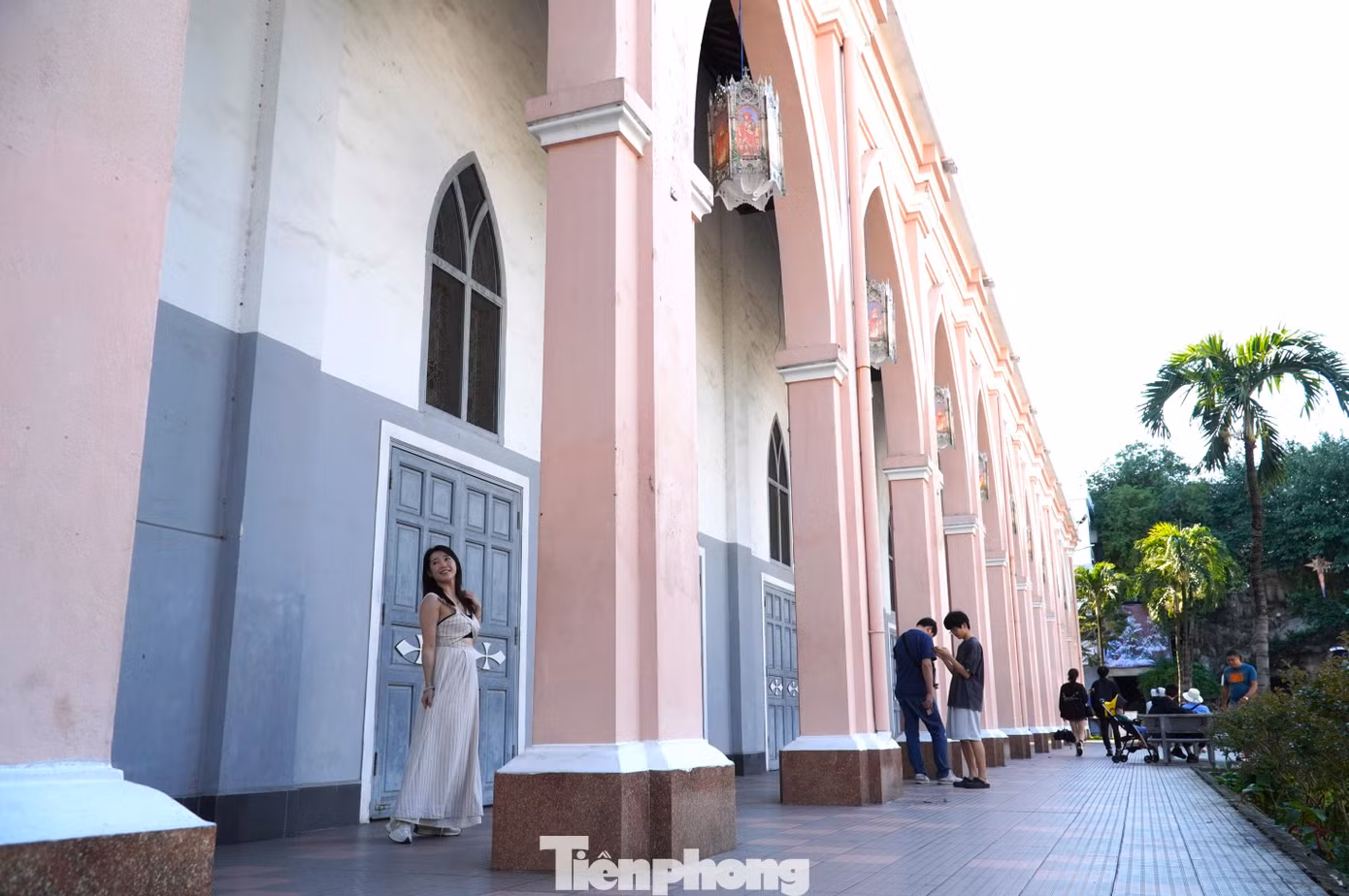 tp-nha-tho-chinh-toa-da-nang-18.jpg