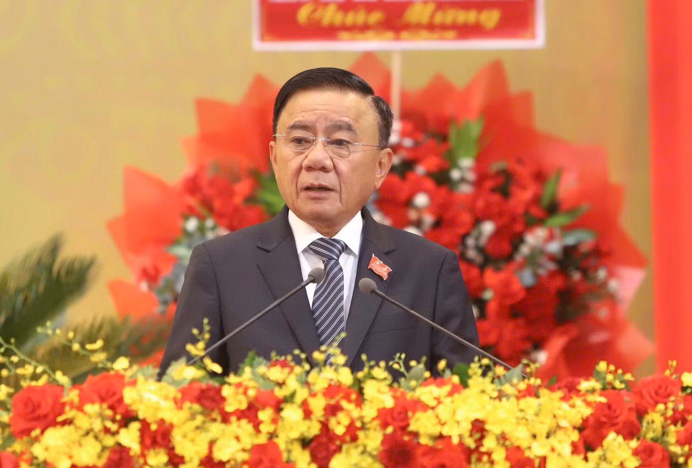 tran-cam-tu.jpg