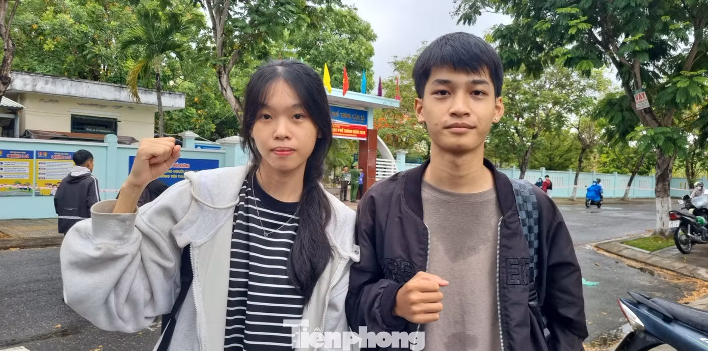 Đôi bạn Viết Hậu - Sơn An (THPT Cẩm Lệ) lạc quan bước vào mùa thi.