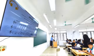 Trường học gần 25 tỷ đồng 'thoát cảnh' bỏ hoang