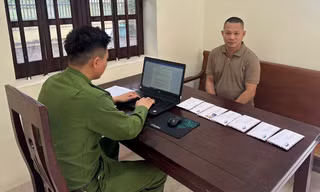 Đang chấp hành án treo về tội đánh bạc lại tiếp tục lập sới bạc