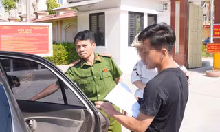 Phạm nhân nghẹn ngào trong ngày được đặc xá