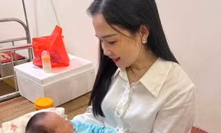 Bé gái bị bỏ lại trong hộp xốp bên quốc lộ kèm mảnh giấy 'mẹ xin lỗi con'