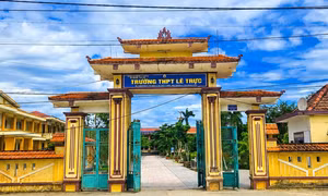 Cổng Trường THPT Lê Trực.