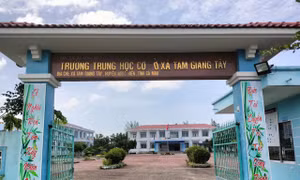 Huỷ án 7 năm tù, hiệu trưởng bị cáo buộc tham ô 10 triệu chờ ngày minh oan