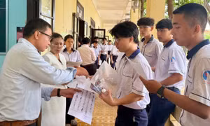 Cần trả lại đúng mục tiêu cho từng kỳ thi