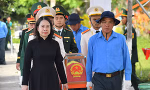 Phó Chủ tịch nước dự lễ truy điệu, an táng 235 hài cốt liệt sĩ tại An Giang