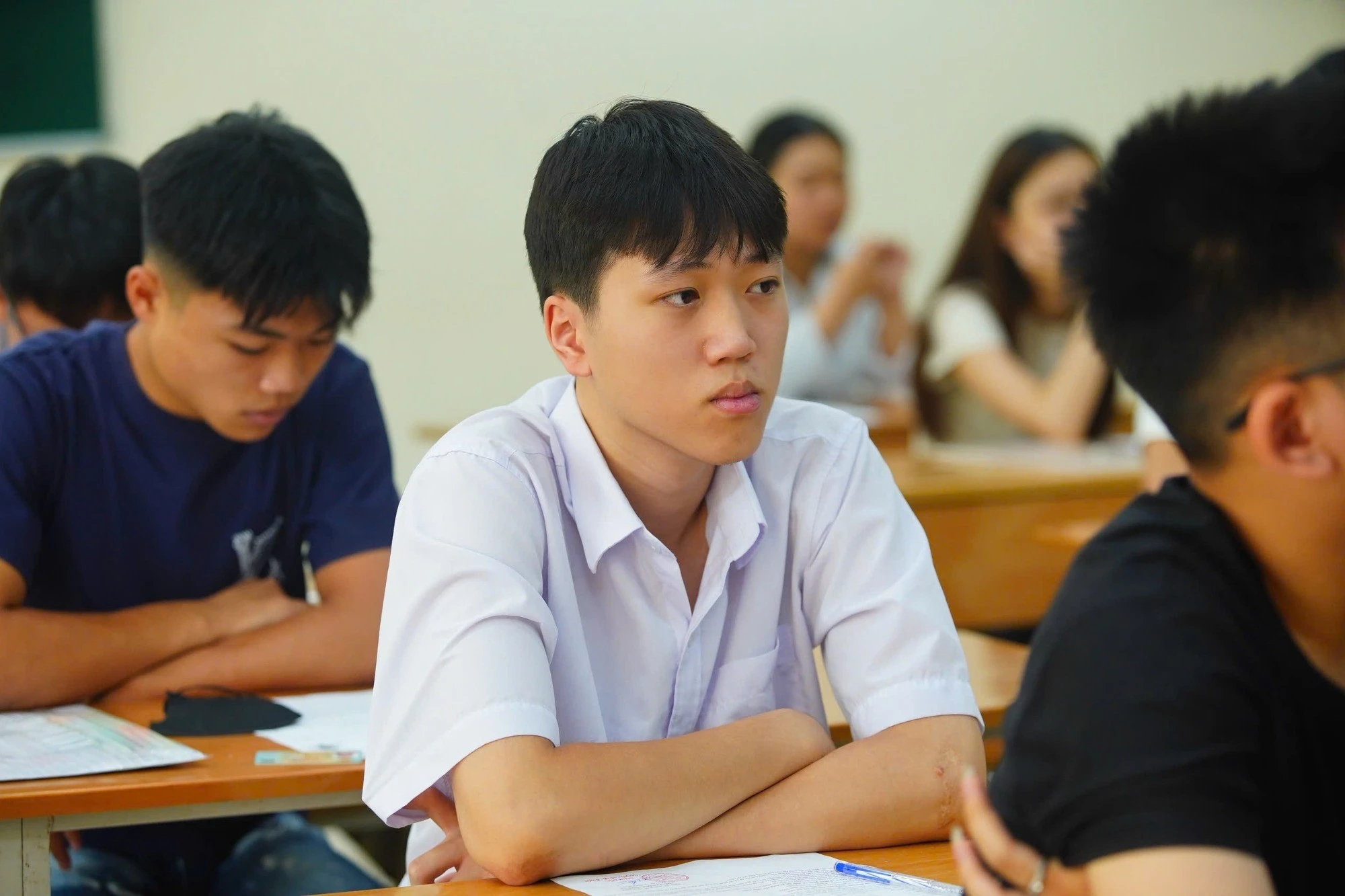 CÓ NÊN TÁCH KỲ THI 2 TRONG 1