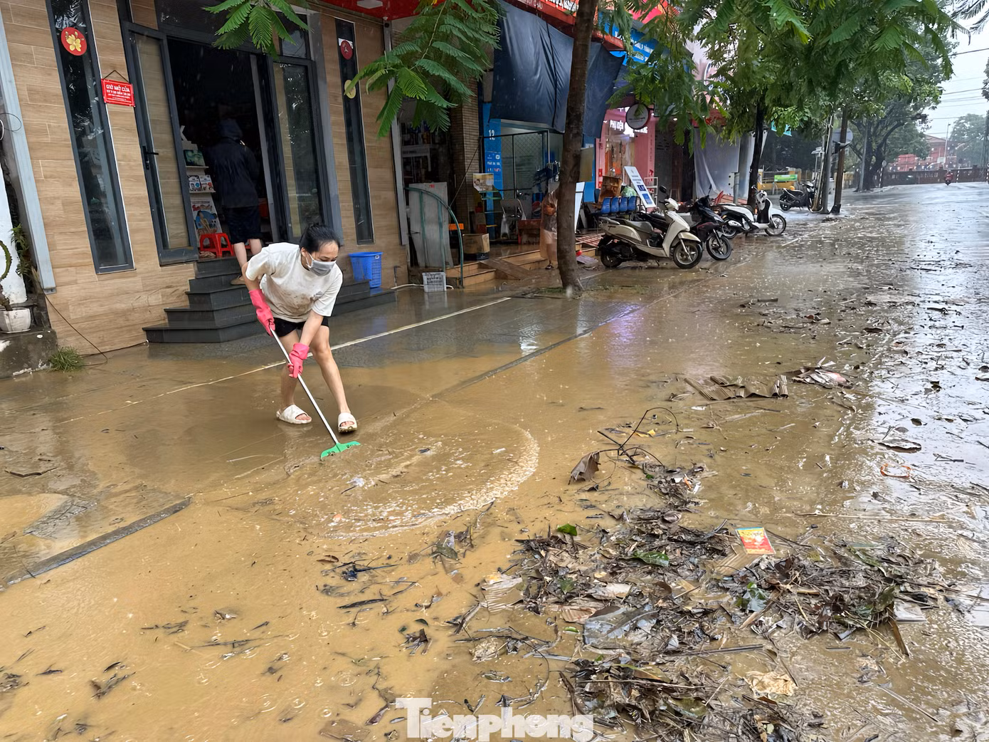 tp-nguoidanhuedonluimg-105315-0.png