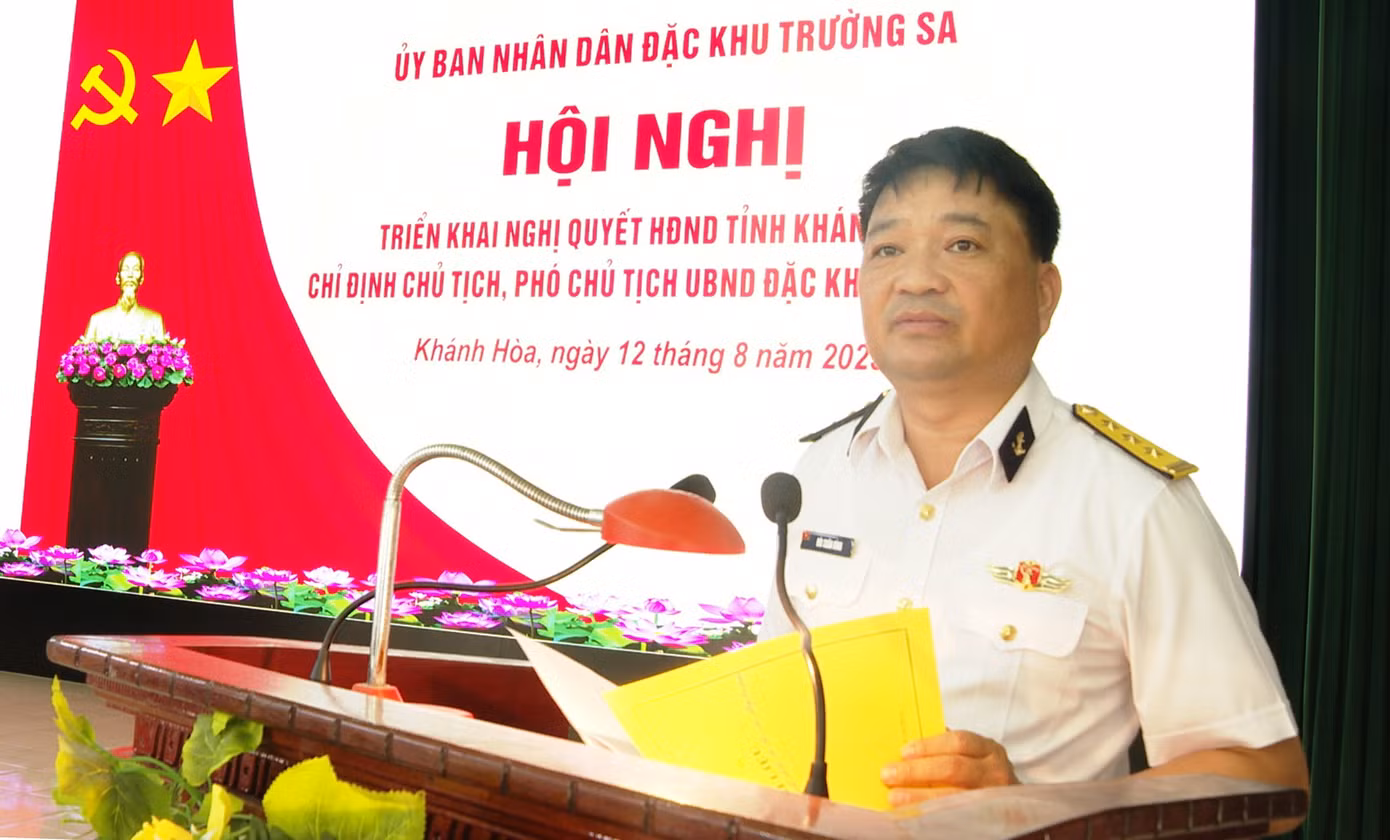 phat-bieu-chuc-mung-dong-chi-thuong-ta-bui-xuan-binh-chinh-uy-vung-4-hai-quan.jpg