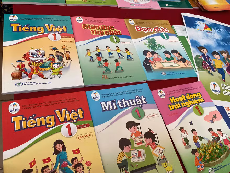 SGK Tiếng Việt 1 trong bộ sách Cánh Diều mới được điều chỉnh như thế nào?