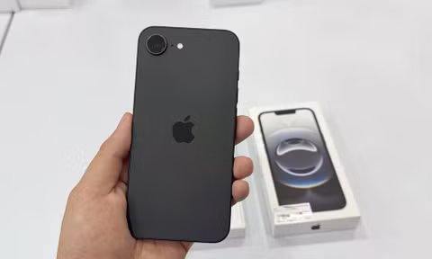 Apple bắt đầu bán iPhone 16e tân trang, có gì khác mà giá lại rẻ hơn hẳn?
