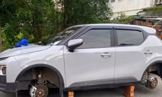 TP NOW: Ô tô bị trộm 2 bánh trong khu đô thị ở Hà Nội: Chủ xe lên tiếng