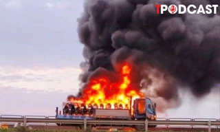 NÓNG 27/2: Vụ tài xế bật khóc vì ô tô chở nhiều xe máy bốc cháy: ‘Tiền đền bù là gánh nặng lớn’