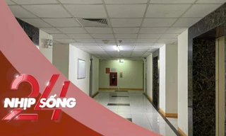 NHỊP SỐNG 24: Trách nhiệm của cha mẹ trong vụ bé trai ném dép làm ngập 2 thang máy chung cư