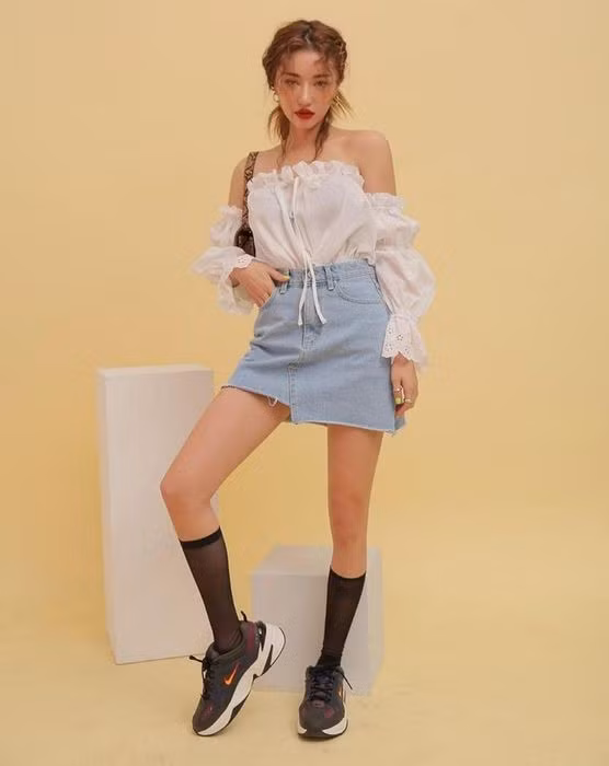 chan-vay-denim-ket-hop-ao-blouse-363910.jpg