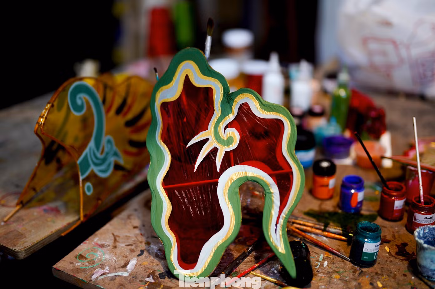 Các chi tiết sản phẩm đều có thể rời để đóng dễn đóng gói, vận chuyển xa. Nếu người dùng giữ kỹ có thể sử dụng được qua nhiều mùa Trung thu.