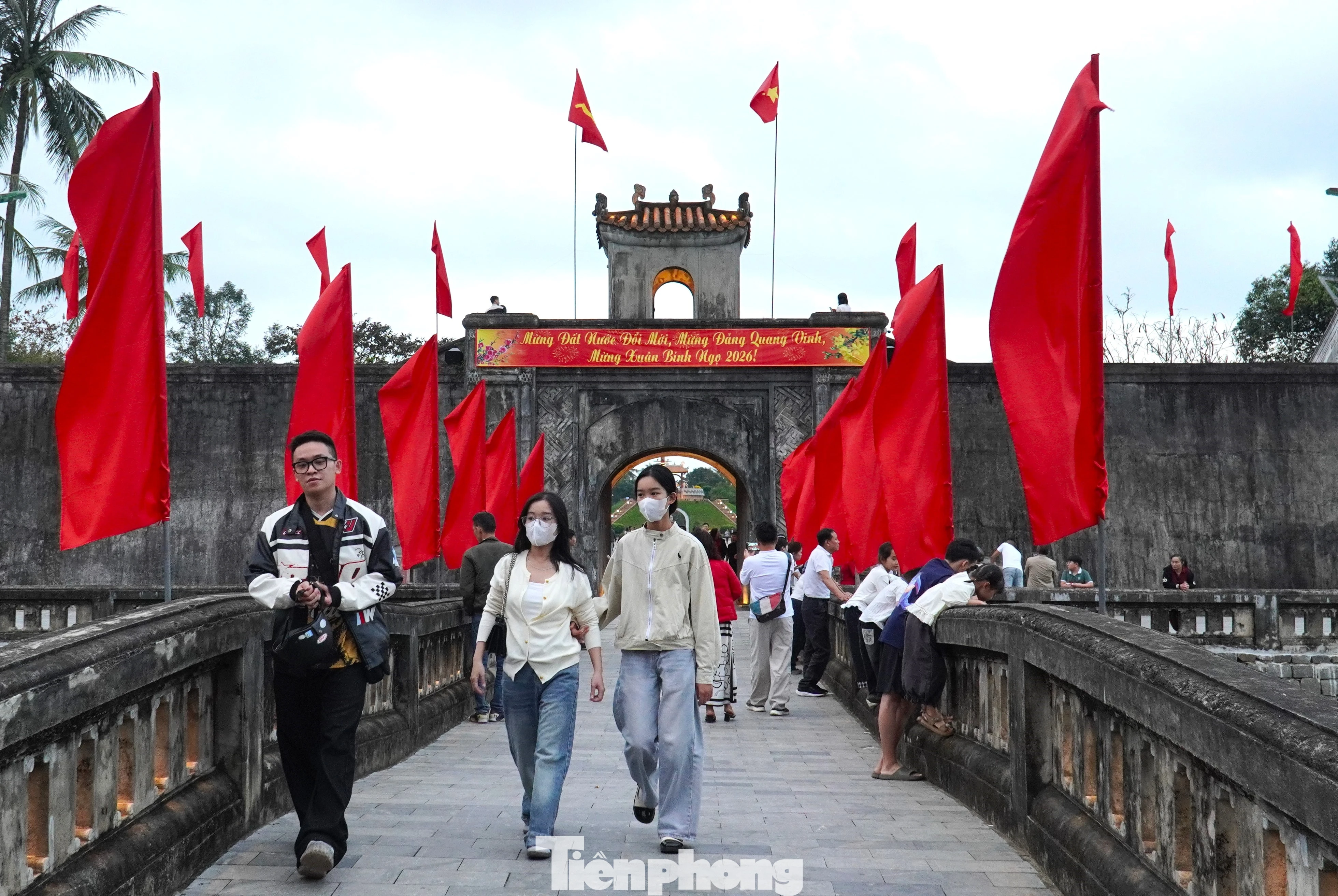 Thành Cổ Quảng Trị Ngày Tết: Dòng Người Tìm Về Nơi Lịch Sử Và Lòng Tri Ân