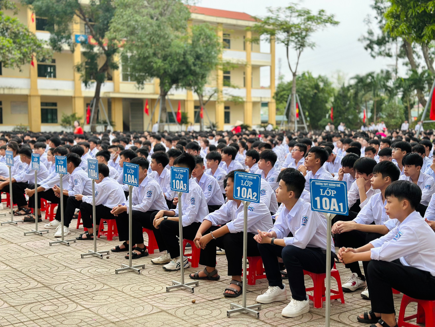Lễ khai giảng đặc biệt của gần 27 triệu học sinh, giáo viên - Ảnh 42. Lễ khai giảng đặc biệt của gần 27 triệu học sinh, giáo viên - Ảnh 42.