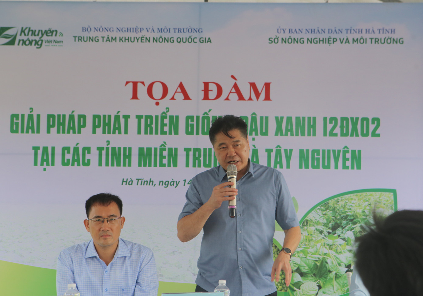 Ông Lê Quốc Thanh, Giám đốc Trung tâm Khuyến nông Quốc gia chủ trì buổi toạ đàm. 97.jpg