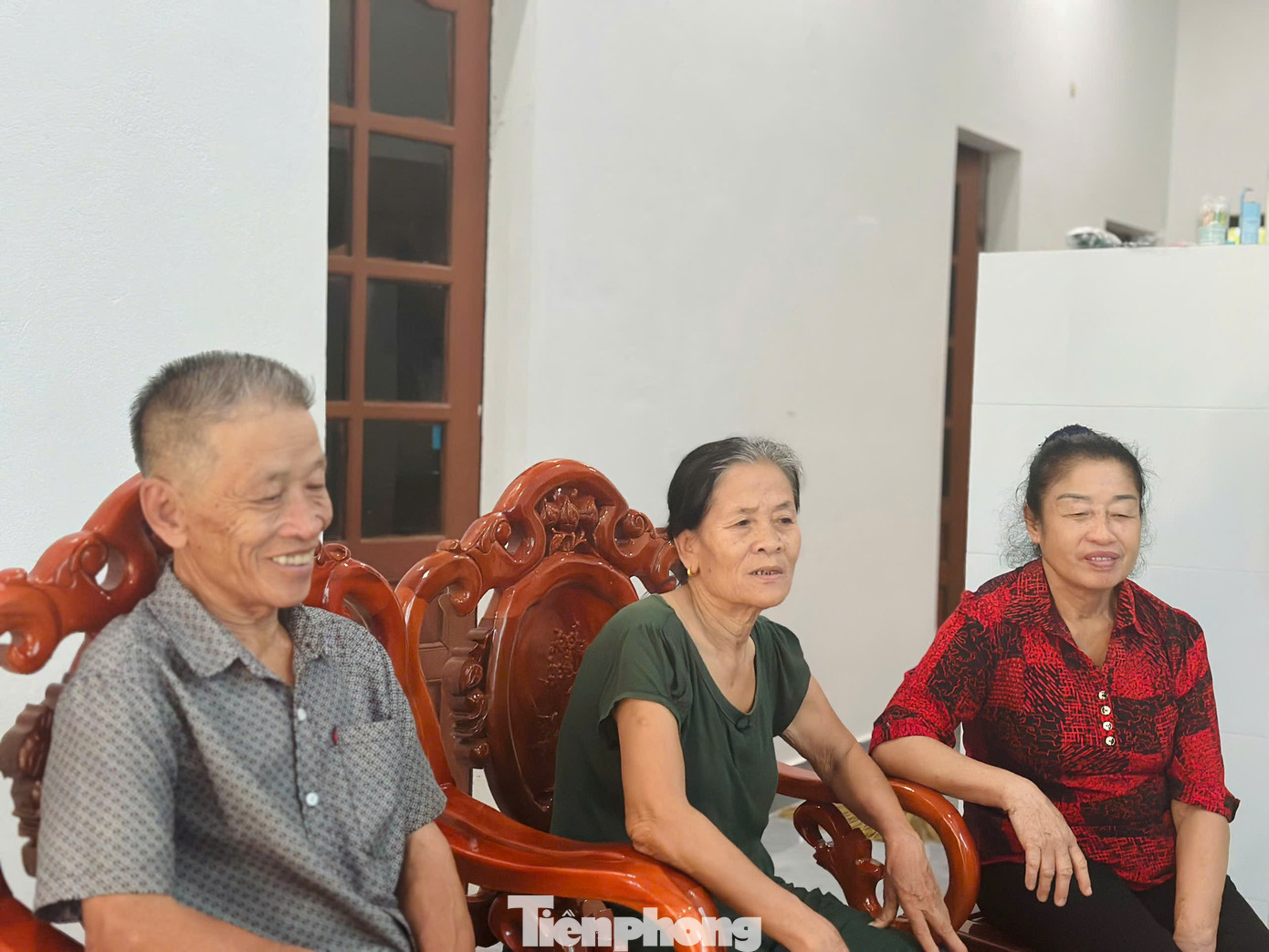 Pani Nguyen Thi Thao, sołtys wioski Dai Dong, uchodzi za osobę, która zawsze całym sercem poświęca się pracy na rzecz mieszkańców, dlatego mieszkańcy wioski darzą ją zaufaniem i szacunkiem. tp-khgm.jpg