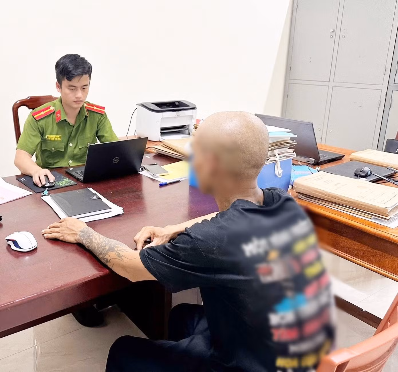 xu-ly-nam-thanh-nien-xay-xin-doi-danh-me-de-1.jpg