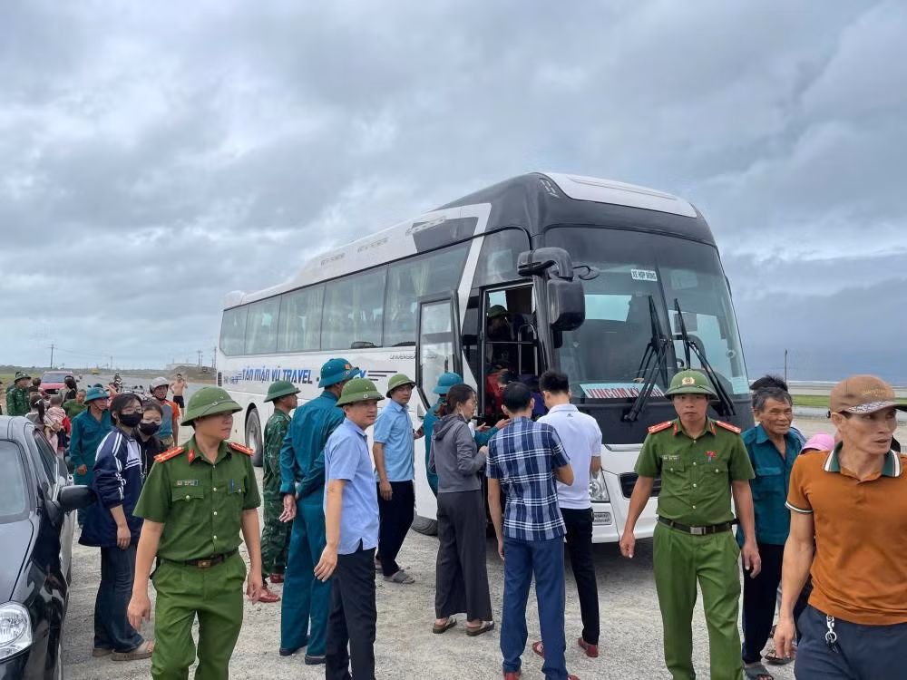 68d8a325ac856.jpg