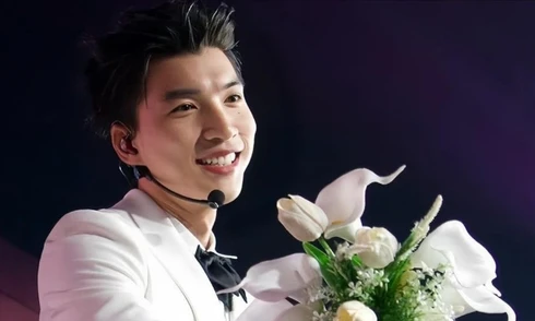 Đêm concert Anh trai ở Mỹ kín chỗ, khán giả hò hét