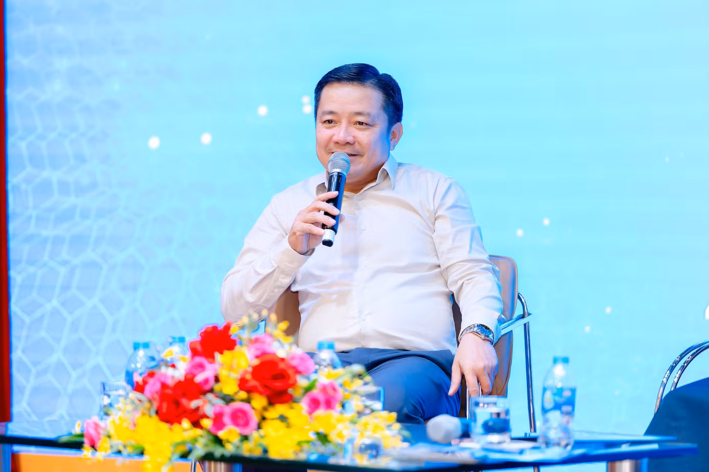 2doi-thoai-thanh-nien.jpg
