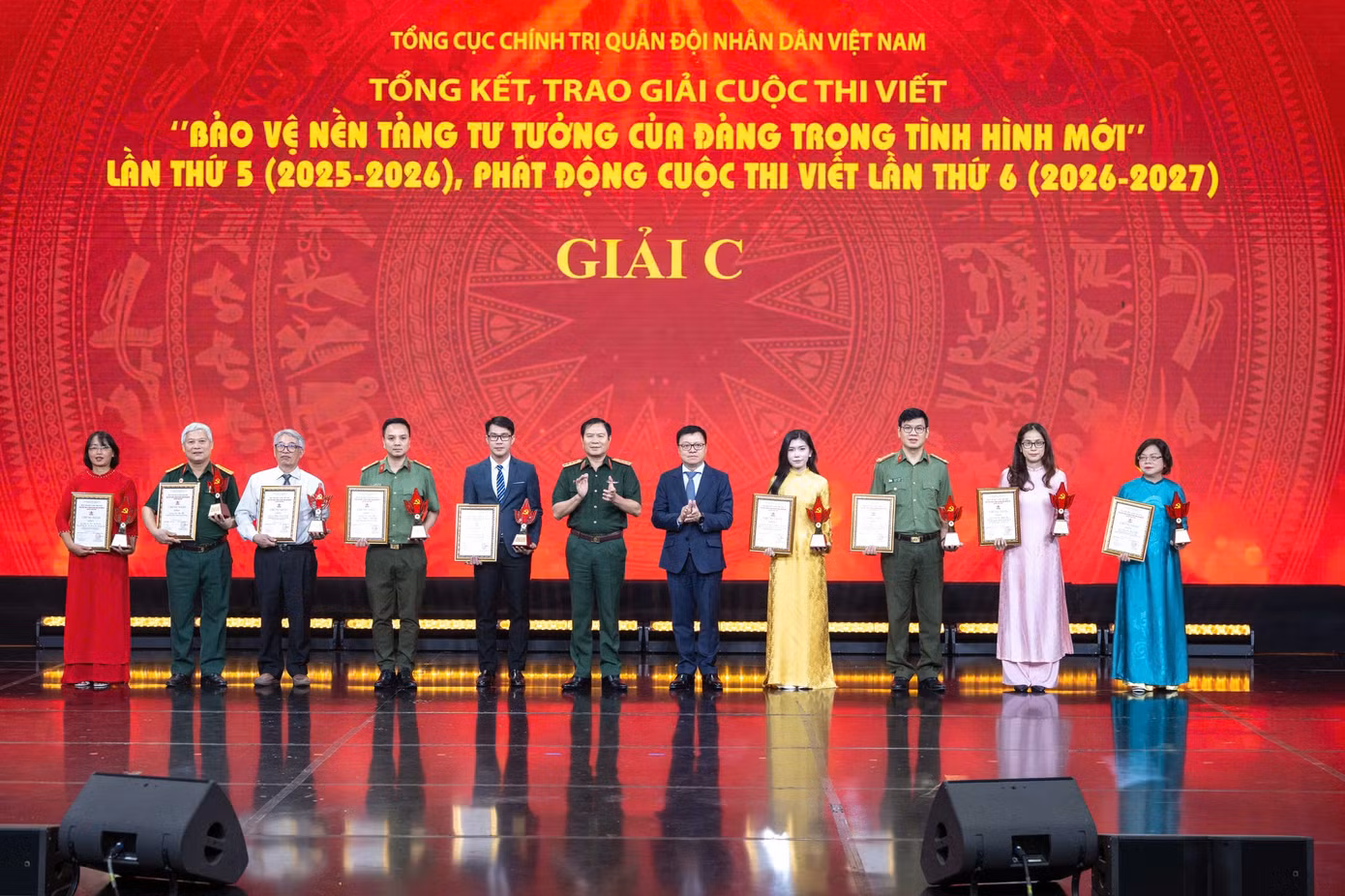 1bao-ve-nen-tang-tu-tuong-cua-dang.jpg