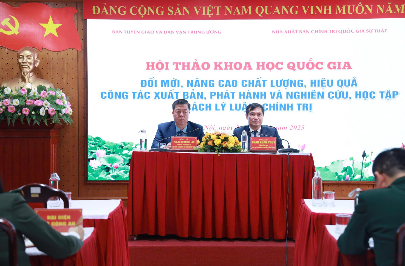 3tien-phong-nha-xuat-ban-su-that.jpg