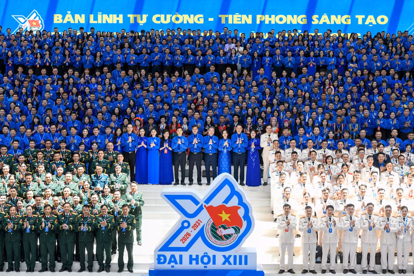 2dai-hoi-doan-xiii.jpg