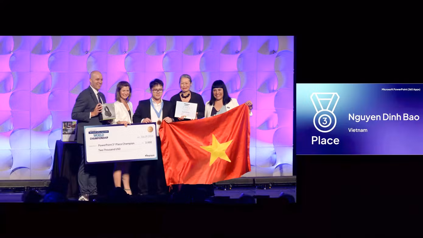 em-nguyen-dinh-bao-truong-thpt-chuyen-le-quy-don-da-nang-huy-chuong-dong-the-gioi-noi-dung-microsoft-powerpoint-365-apps.jpg