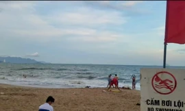 Khánh Hoà cảnh báo du khách không tắm biển trường hợp nào?