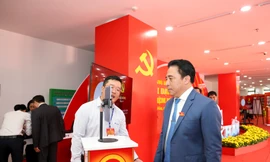 Cách điểm danh mới lạ ở Đại hội đại biểu Đảng bộ tỉnh Khánh Hòa 