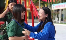 Hào hứng làm 'chiến sĩ không quân'