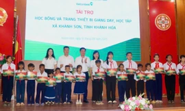 Khánh Hòa tiếp sức học sinh miền núi hàng trăm triệu đồng