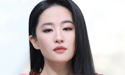 Lưu Diệc Phi lép vế