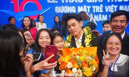 Những khoảnh khắc ấn tượng tại lễ trao giải thưởng Gương mặt trẻ Việt Nam tiêu biểu 2025